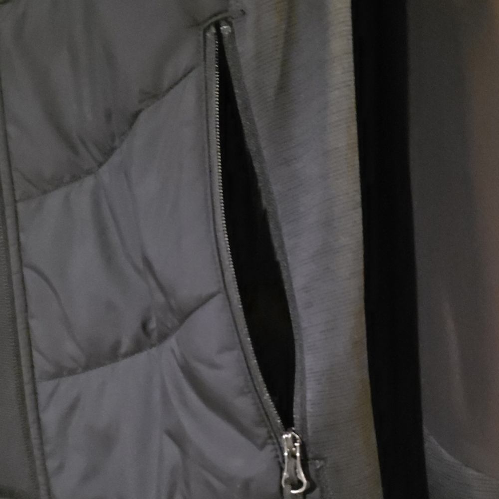 The North Face Women's Black Athletic Jacket - Picture 5 of 9